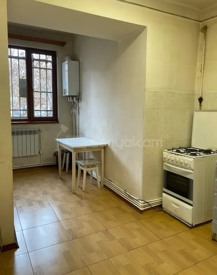 2 Սենյականոց Բնակարան Քարե Շենքում, 60քմ, 1/5 հարկ, Կոսմետիկ Վերանորոգված, Կահավորված