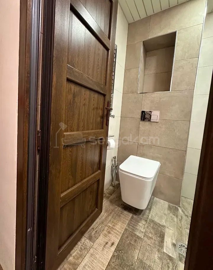 2 Սենյականոց Բնակարան Քարե Շենքում, 54քմ, 1/4 հարկ, Կապիտալ Վերանորոգված