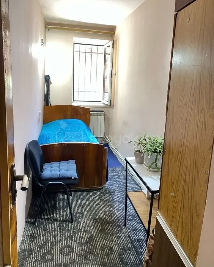 4 Սենյականոց Բնակարան Քարե Շենքում, 67քմ, 1/5 հարկ, Կոսմետիկ Վերանորոգված