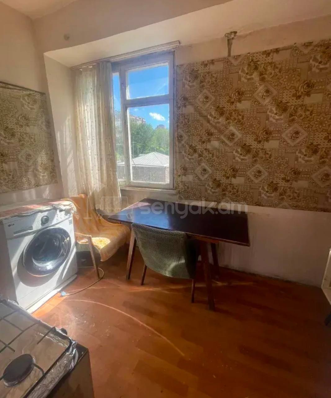 2 Սենյականոց Բնակարան, 40քմ, 5/9 հարկ, Պետական Վիճակում, Կահավորված
