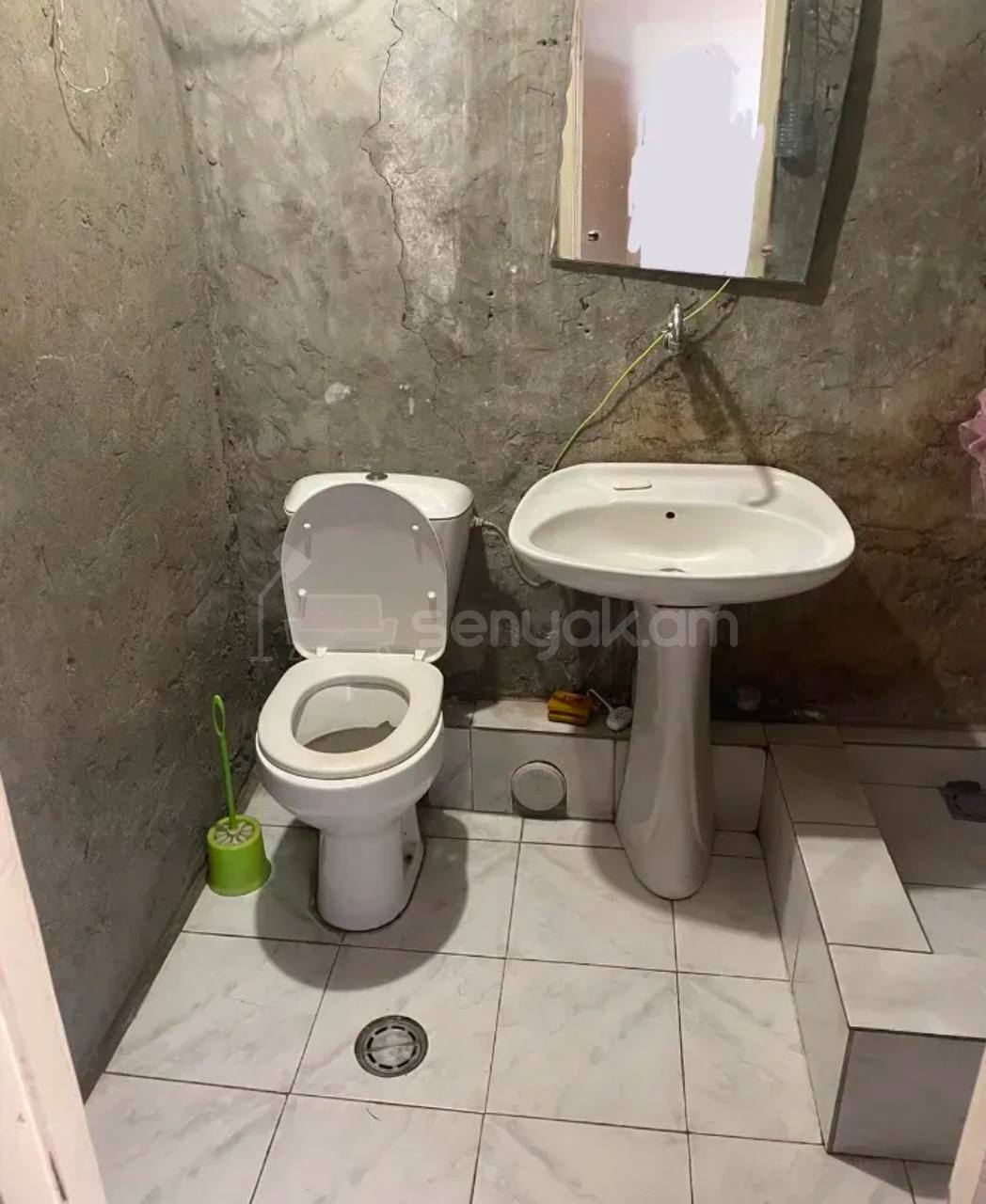 2 Սենյականոց Բնակարան, 40քմ, 5/9 հարկ, Պետական Վիճակում, Կահավորված