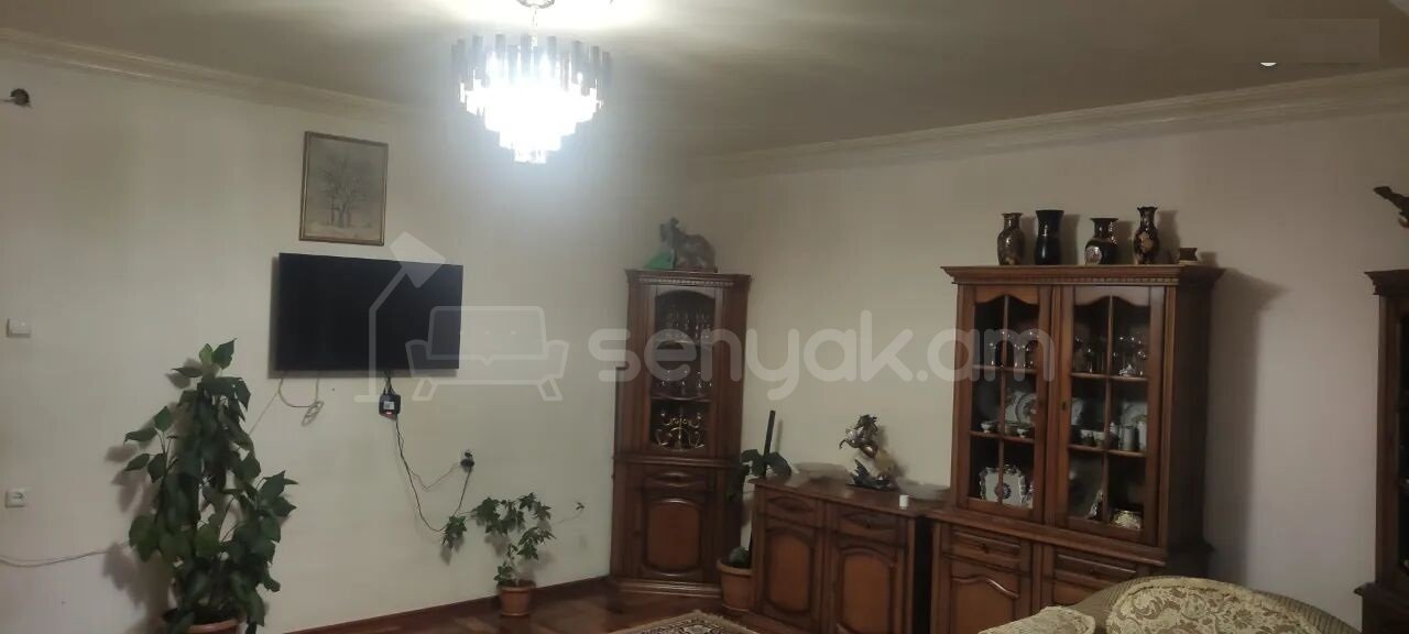 3 Սենյականոց Բնակարան, 74քմ, 9/9 հարկ, Նորմալ Վիճակում