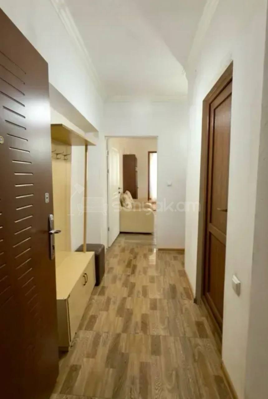1 Սենյականոց Բնակարան Քարե Շենքում, 48քմ, 3/5 հարկ, Կոսմետիկ Վերանորոգված
