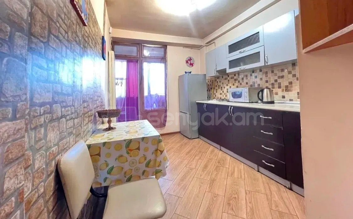 3 Սենյականոց Բնակարան, 75քմ, 4/11 հարկ, Նորմալ Վիճակում