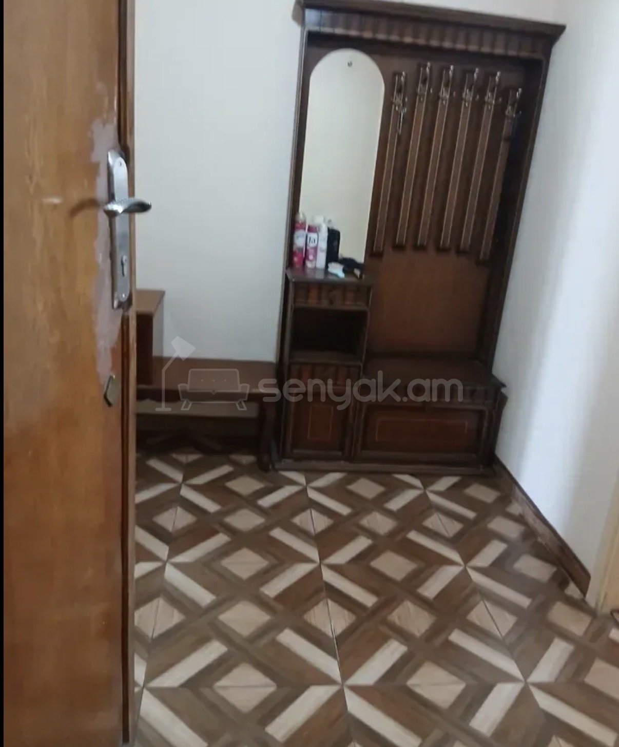 3 Սենյականոց Բնակարան, 110քմ, 6/9 հարկ, Նորմալ Վիճակում