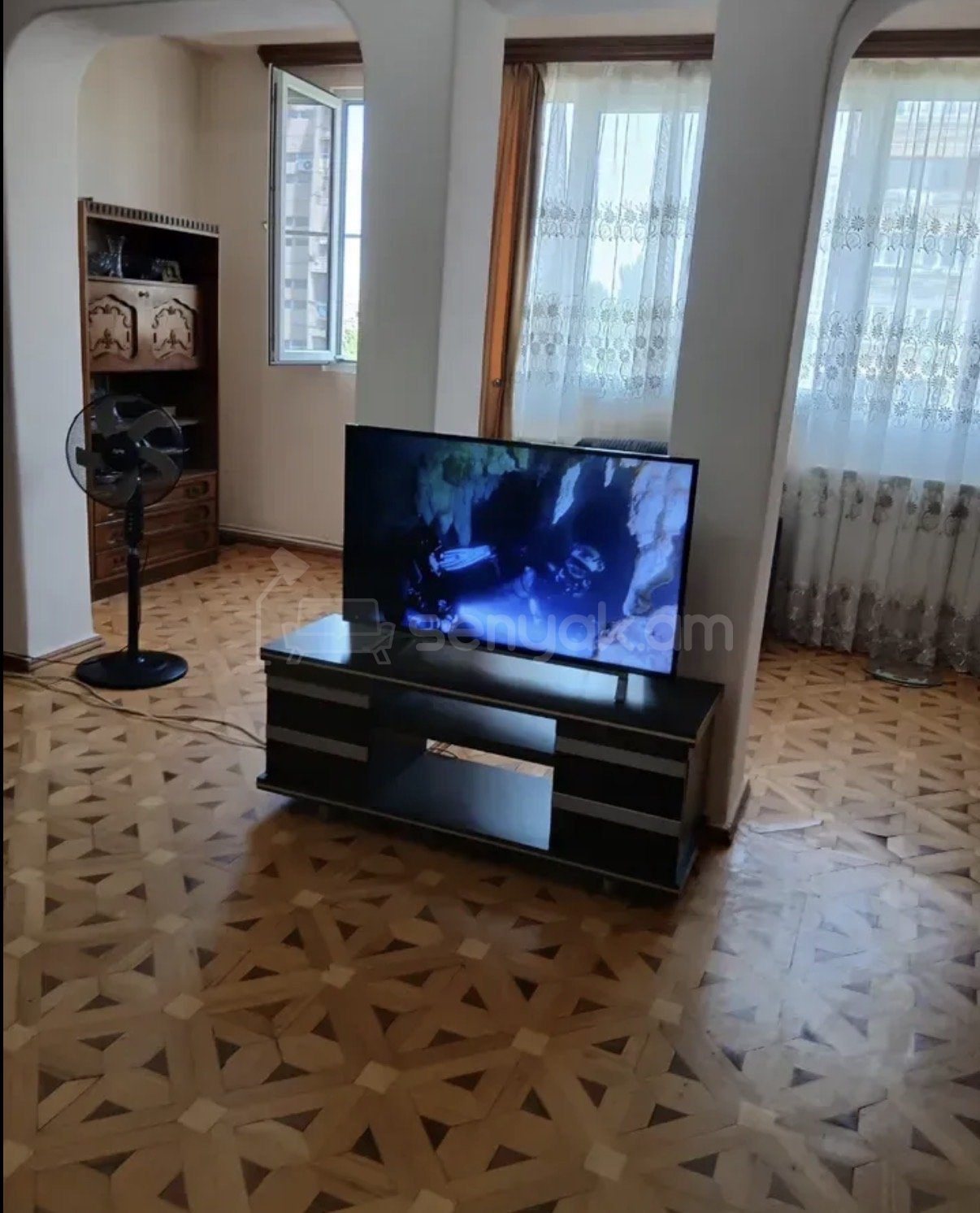 3 Սենյականոց Բնակարան, 110քմ, 6/9 հարկ, Նորմալ Վիճակում