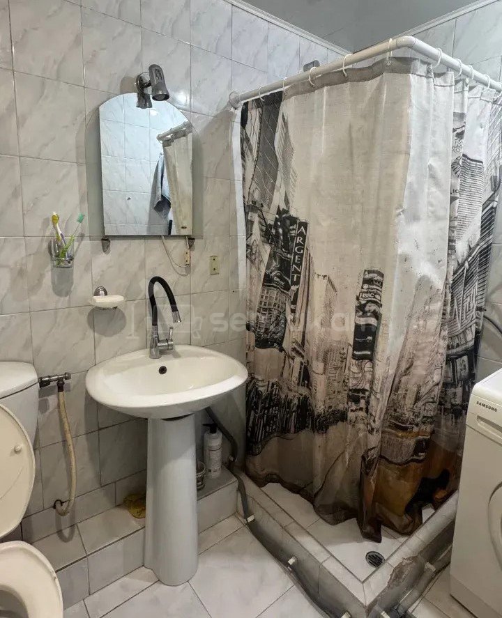 2 Սենյականոց Բնակարան Քարե Շենքում, 57քմ, 5/5 հարկ, Կապիտալ Վերանորոգված