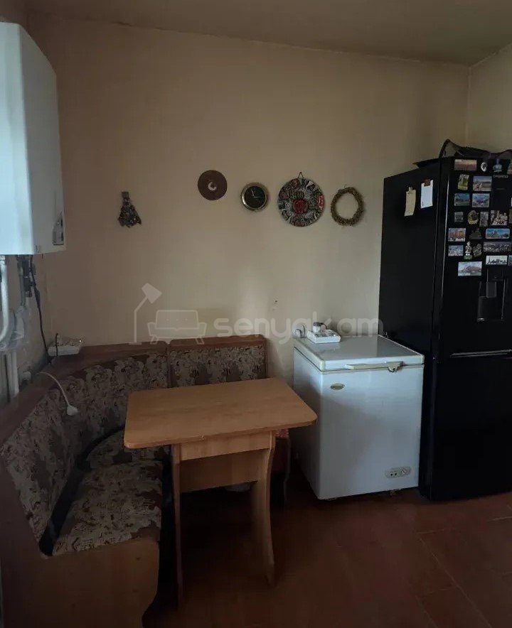 2 Սենյականոց Բնակարան Քարե Շենքում, 57քմ, 5/5 հարկ, Կապիտալ Վերանորոգված