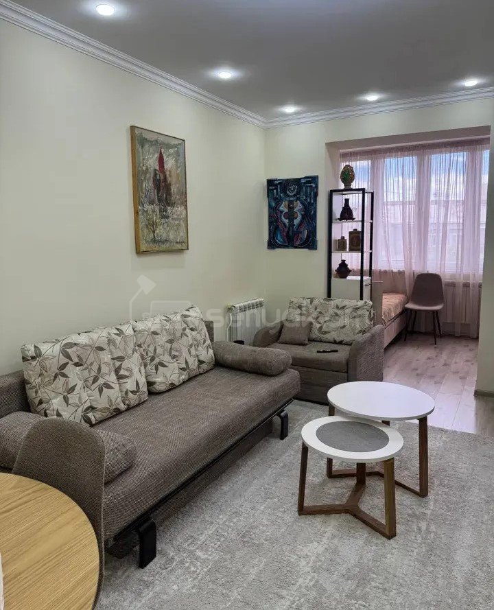 2 Սենյականոց Բնակարան Քարե Շենքում, 57քմ, 5/5 հարկ, Կապիտալ Վերանորոգված