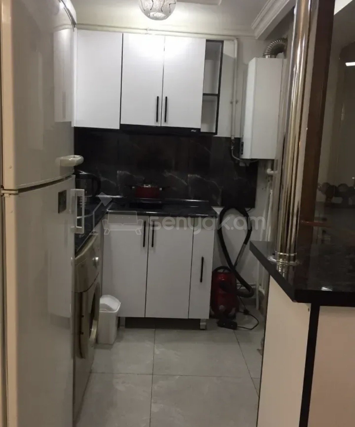 1 Սենյականոց Բնակարան Քարե Շենքում, 30քմ, 3/5 հարկ, Կապիտալ Վերանորոգված, Կահավորված