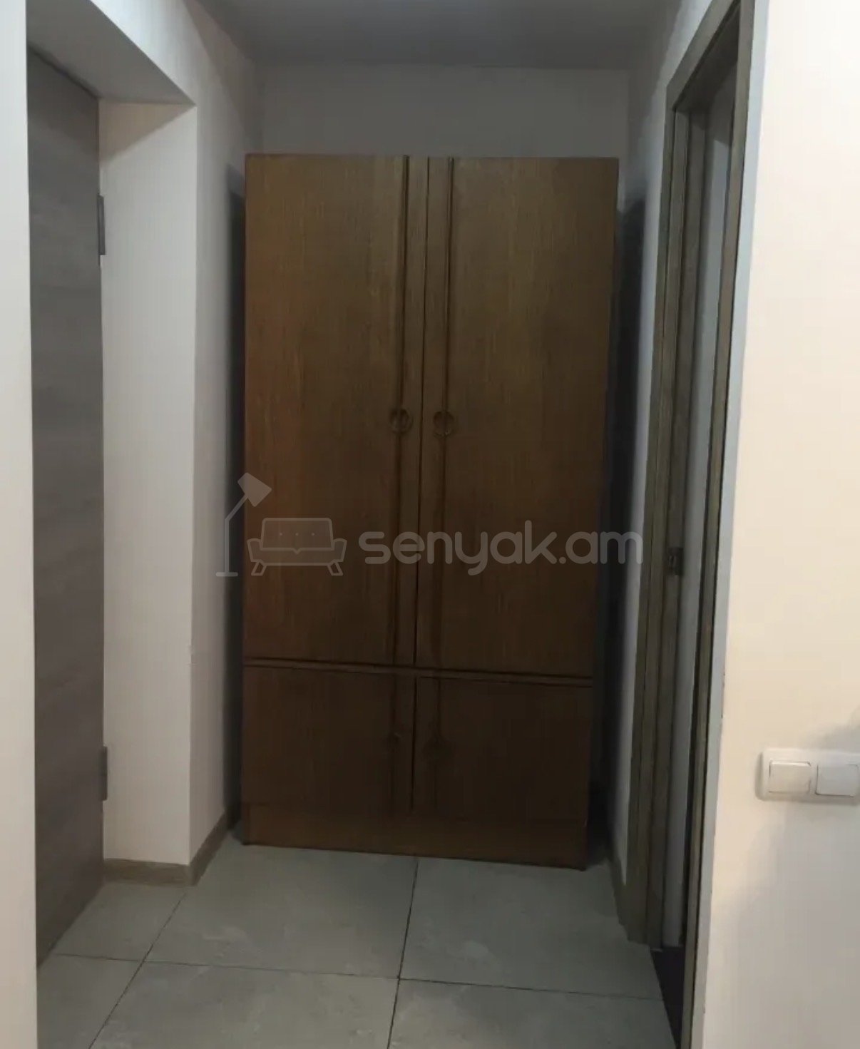 1 Սենյականոց Բնակարան Քարե Շենքում, 30քմ, 3/5 հարկ, Կապիտալ Վերանորոգված, Կահավորված