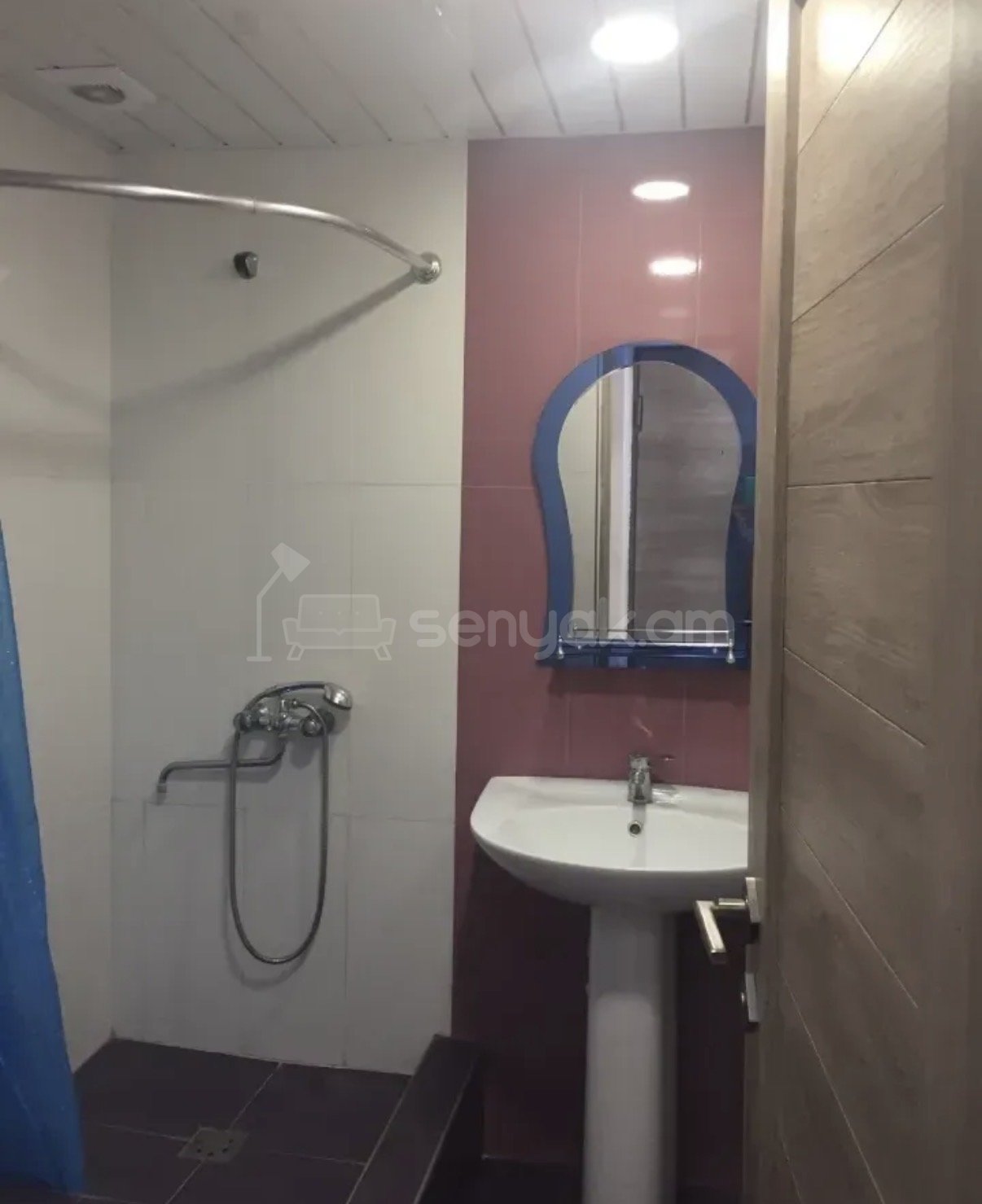 1 Սենյականոց Բնակարան Քարե Շենքում, 30քմ, 3/5 հարկ, Կապիտալ Վերանորոգված, Կահավորված