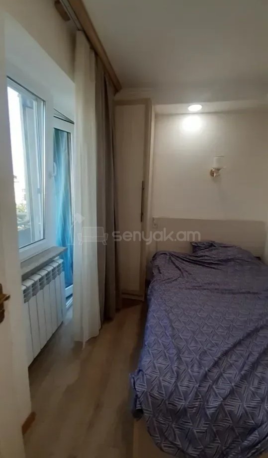 2 Սենյականոց Բնակարան Քարե Շենքում, 40քմ, 4/5 հարկ, Նորմալ Վիճակում, Կահավորված