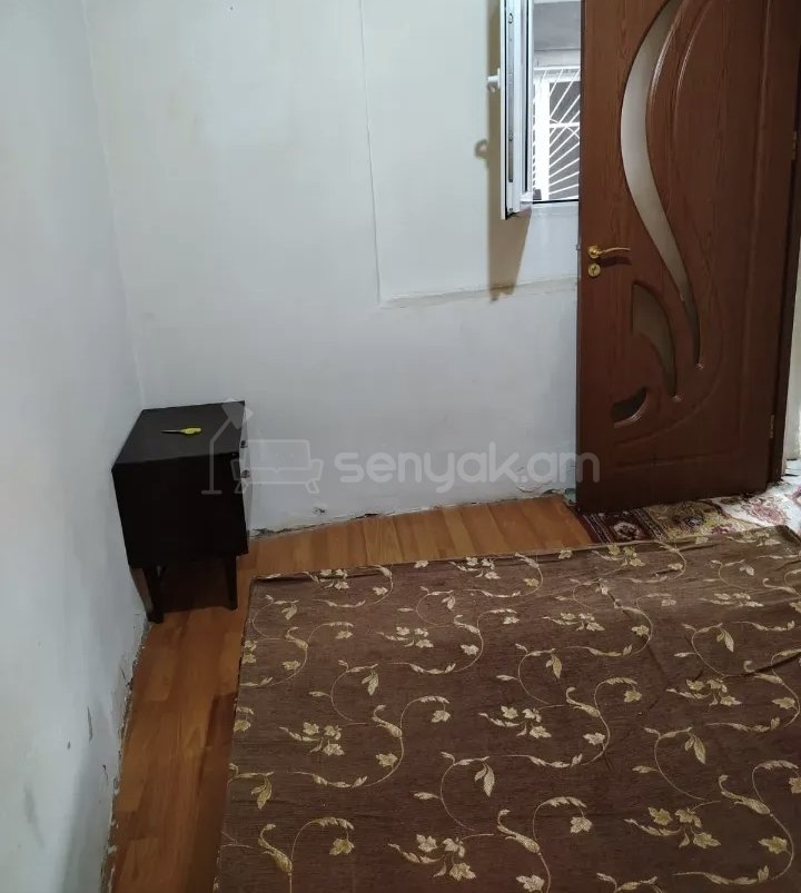 3 Սենյականոց Բնակարան Քարե Շենքում, 62քմ, 1/1 հարկ, Նորմալ Վիճակում, Կահավորված, Արևկող