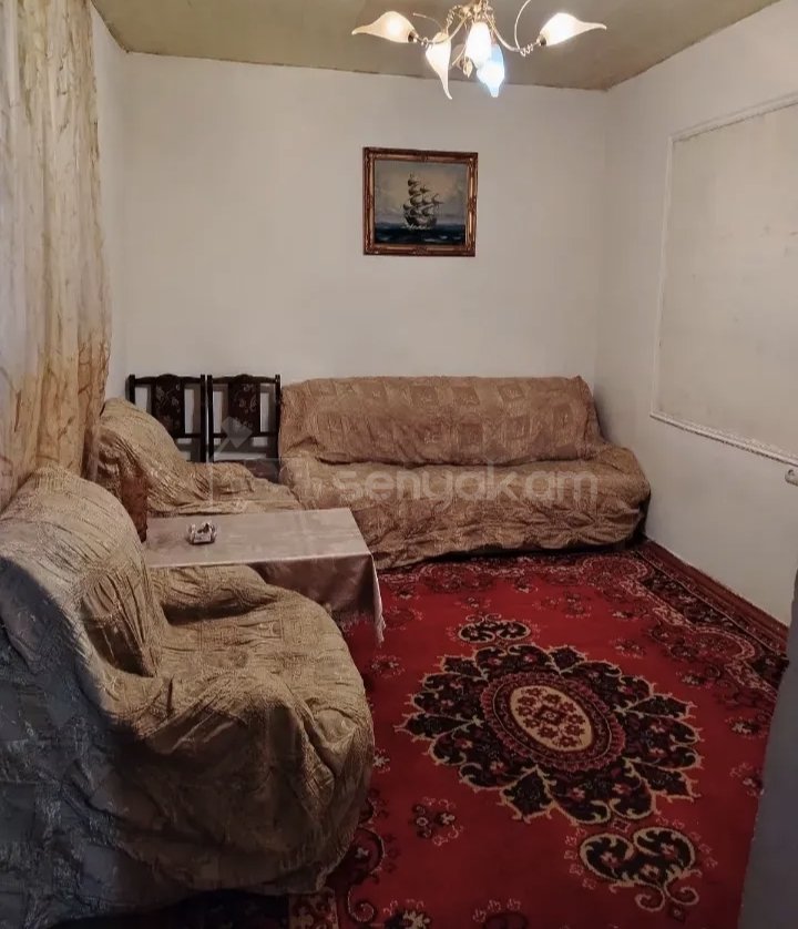 3 Սենյականոց Բնակարան Քարե Շենքում, 62քմ, 1/1 հարկ, Նորմալ Վիճակում, Կահավորված, Արևկող