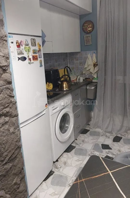 1 Սենյականոց Բնակարան Քարե Շենքում, 40քմ, 1/1 հարկ, Կապիտալ Վերանորոգված, Կահավորված
