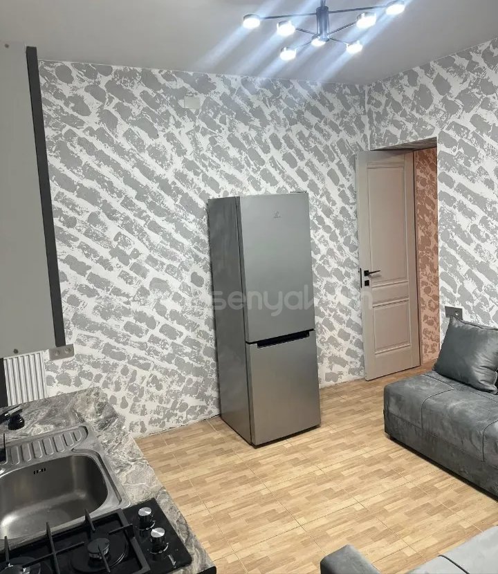 1 Սենյականոց Բնակարան Քարե Շենքում, 40քմ, 1/1 հարկ, Նորմալ Վիճակում, Կահավորված