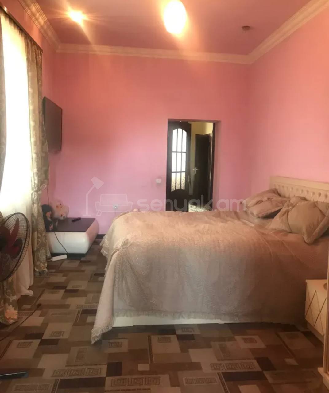 3 Սենյականոց Բնակարան Քարե Շենքում, 85քմ, 5/5 հարկ, Կոսմետիկ Վերանորոգված, Կահավորված