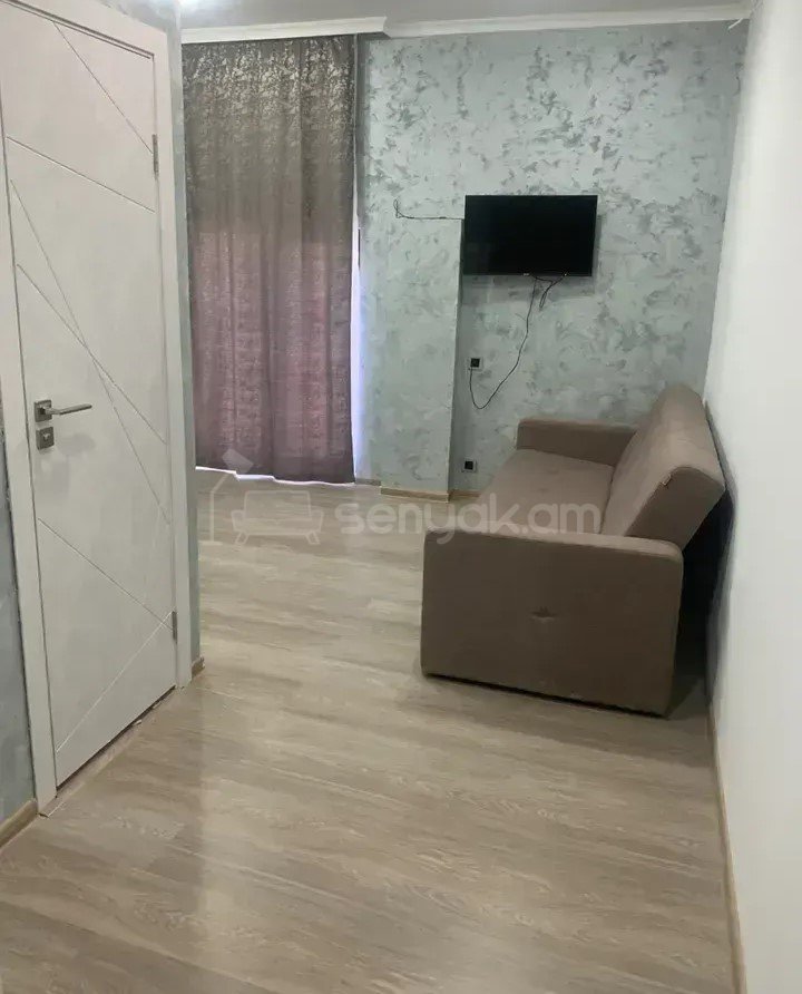 2 Սենյականոց Բնակարան, 28քմ, 4/4 հարկ, Կապիտալ Վերանորոգված