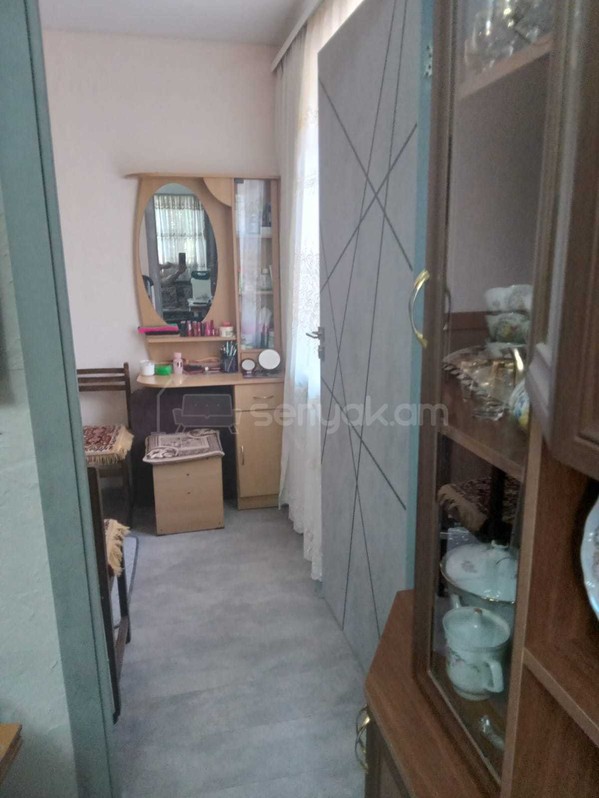 1 Սենյականոց Բնակարան Քարե Շենքում, 35քմ, 2/5 հարկ, Կապիտալ Վերանորոգված, Կահավորված, Արևկող