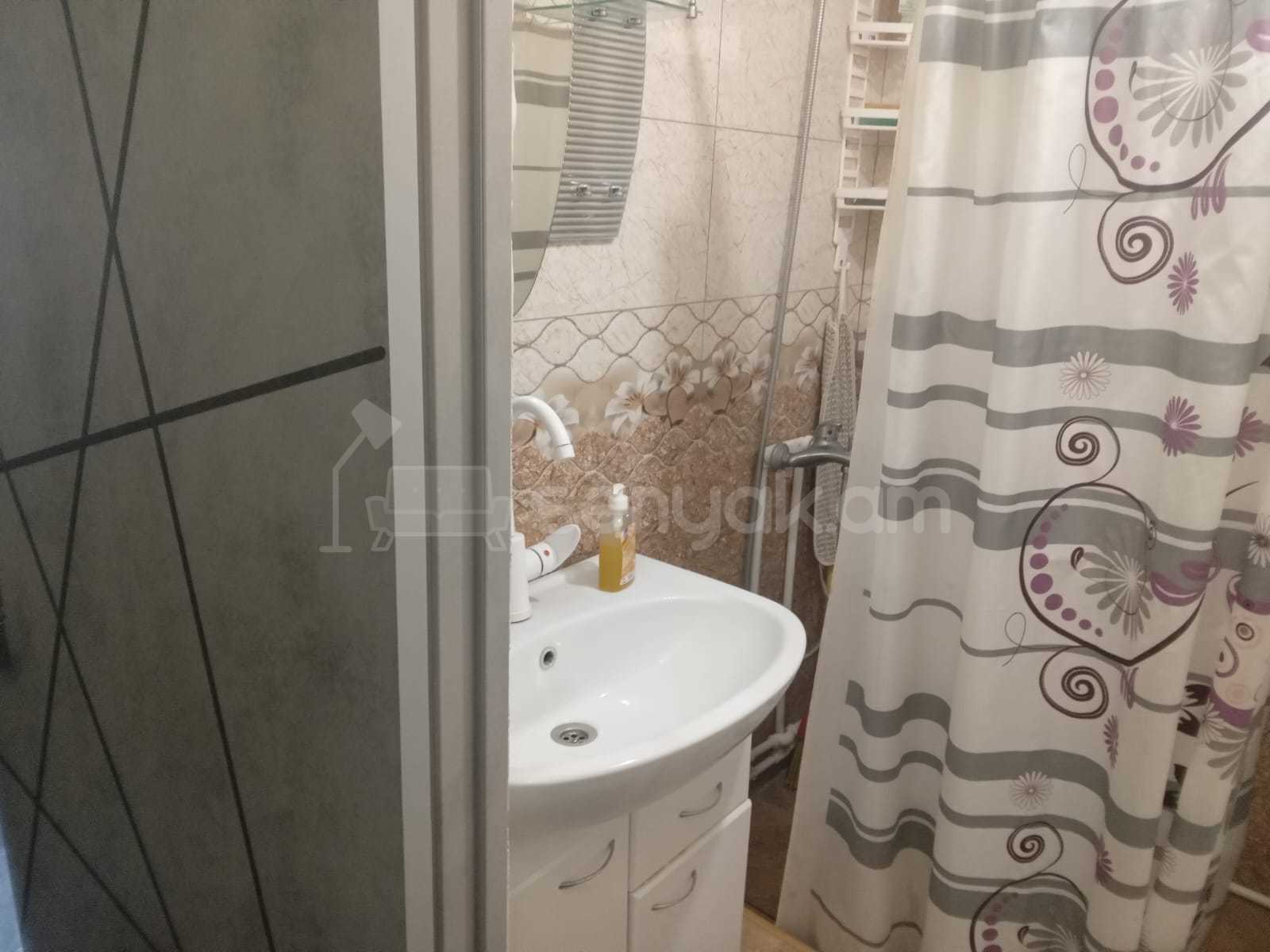 1 Սենյականոց Բնակարան Քարե Շենքում, 35քմ, 2/5 հարկ, Կապիտալ Վերանորոգված, Կահավորված, Արևկող