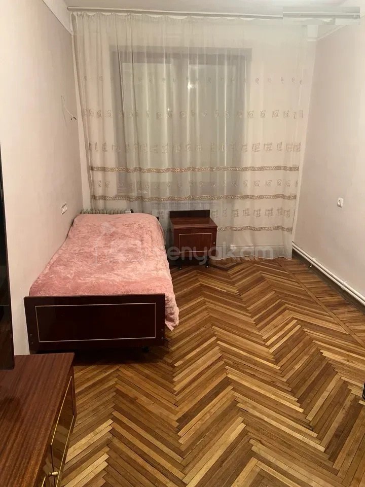 3 Սենյականոց Բնակարան Քարե Շենքում, 76քմ, 5/5 հարկ, Նորմալ Վիճակում