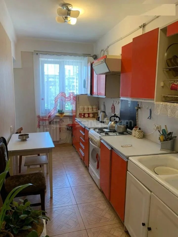 3 Սենյականոց Բնակարան, 73քմ, 6/9 հարկ, Նորմալ Վիճակում