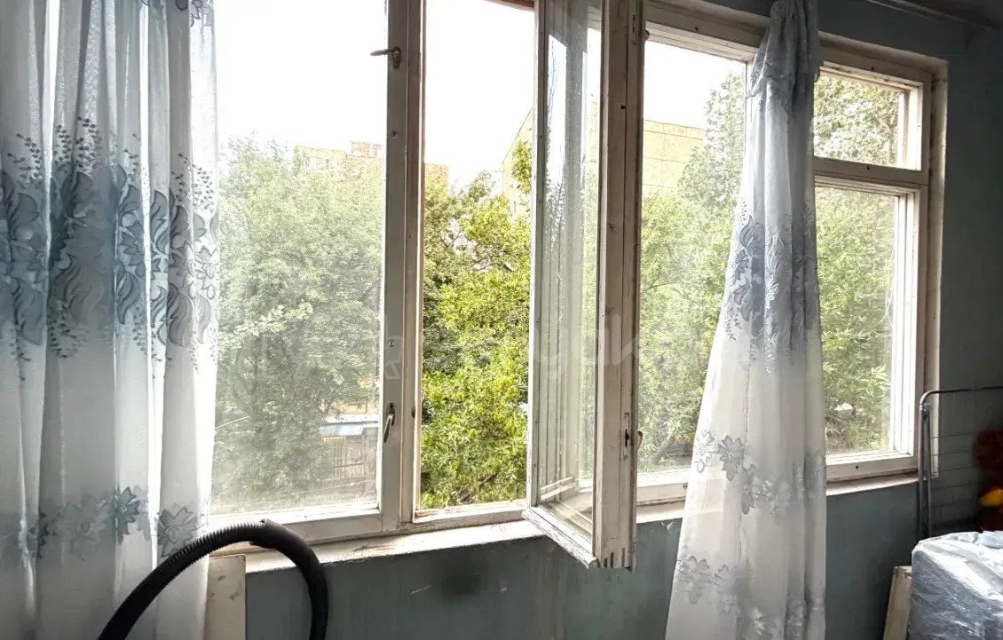 3 Սենյականոց Բնակարան Քարե Շենքում, 76քմ, 3/5 հարկ, Պետական Վիճակում
