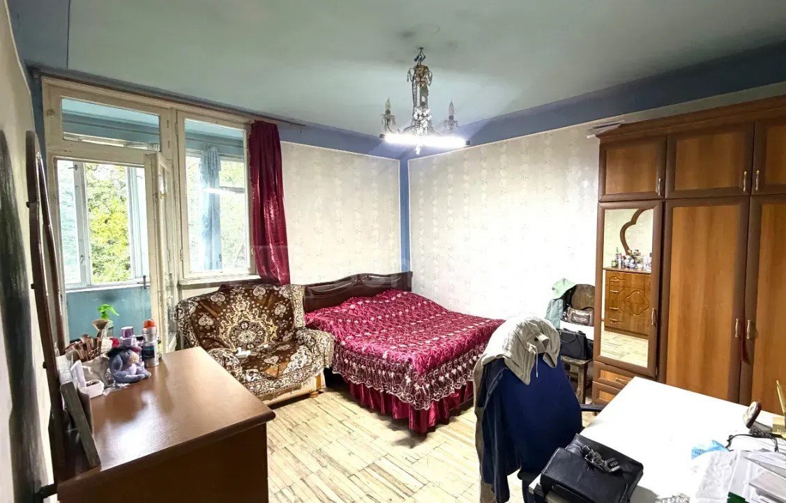 3 Սենյականոց Բնակարան Քարե Շենքում, 76քմ, 3/5 հարկ, Պետական Վիճակում