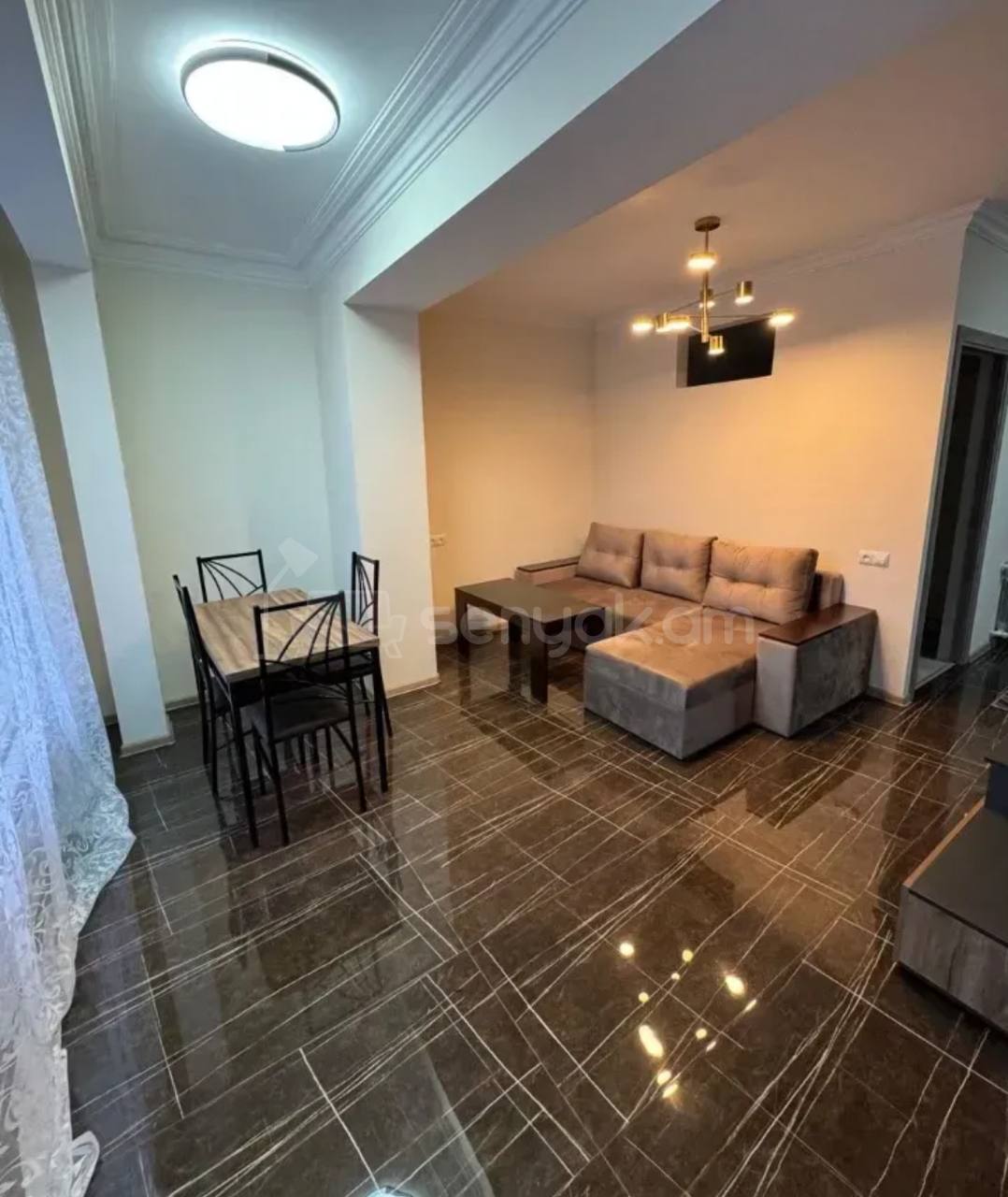 2 Սենյականոց Բնակարան Քարե Շենքում, 45քմ, 5/5 հարկ, Կապիտալ Վերանորոգված