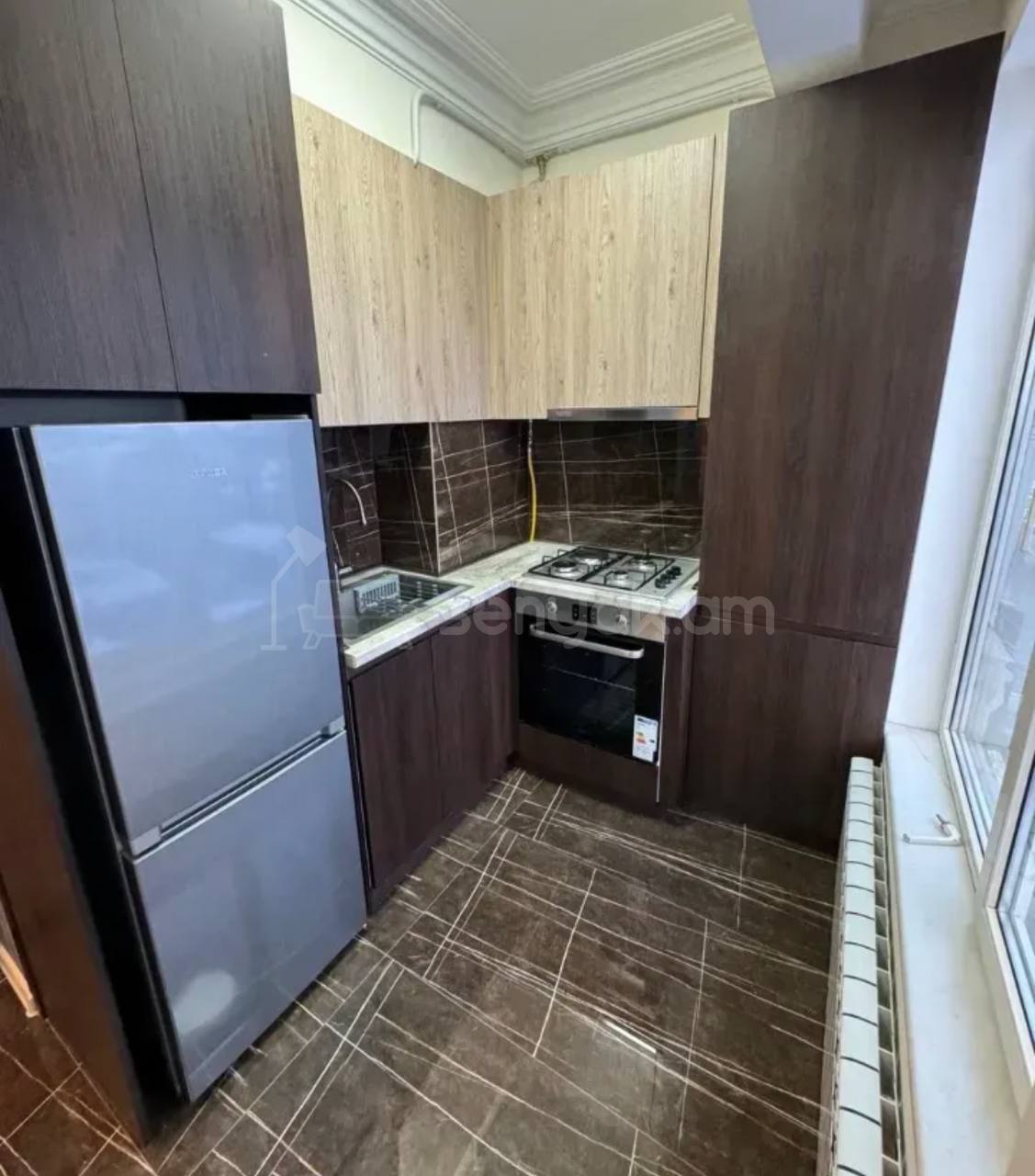 2 Սենյականոց Բնակարան Քարե Շենքում, 45քմ, 5/5 հարկ, Կապիտալ Վերանորոգված