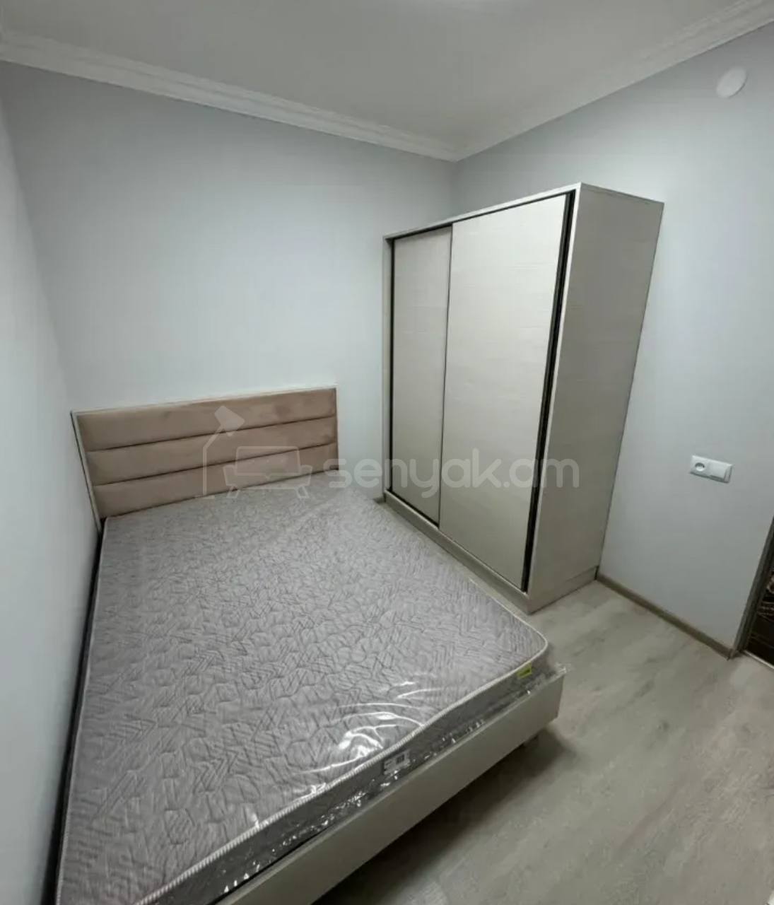 2 Սենյականոց Բնակարան Քարե Շենքում, 45քմ, 5/5 հարկ, Կապիտալ Վերանորոգված