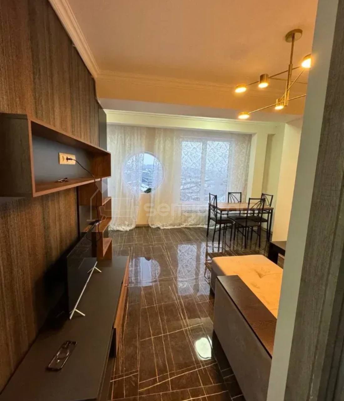 2 Սենյականոց Բնակարան Քարե Շենքում, 45քմ, 5/5 հարկ, Կապիտալ Վերանորոգված