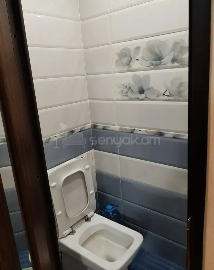 3 Սենյականոց Բնակարան, 80քմ, 4/9 հարկ, Նորմալ Վիճակում, Կահավորված