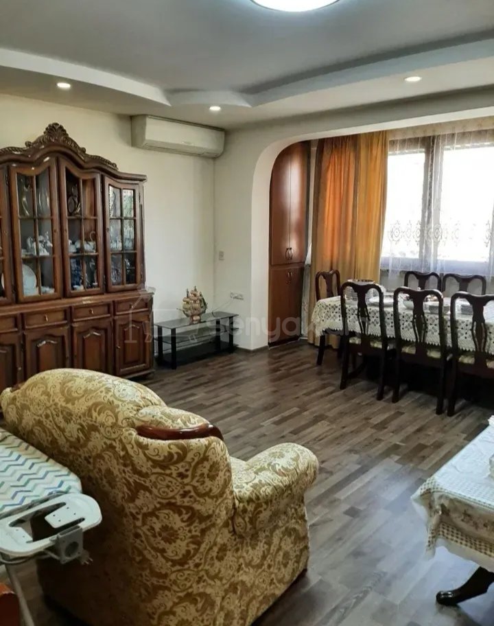 3 Սենյականոց Բնակարան, 80քմ, 4/9 հարկ, Նորմալ Վիճակում, Կահավորված