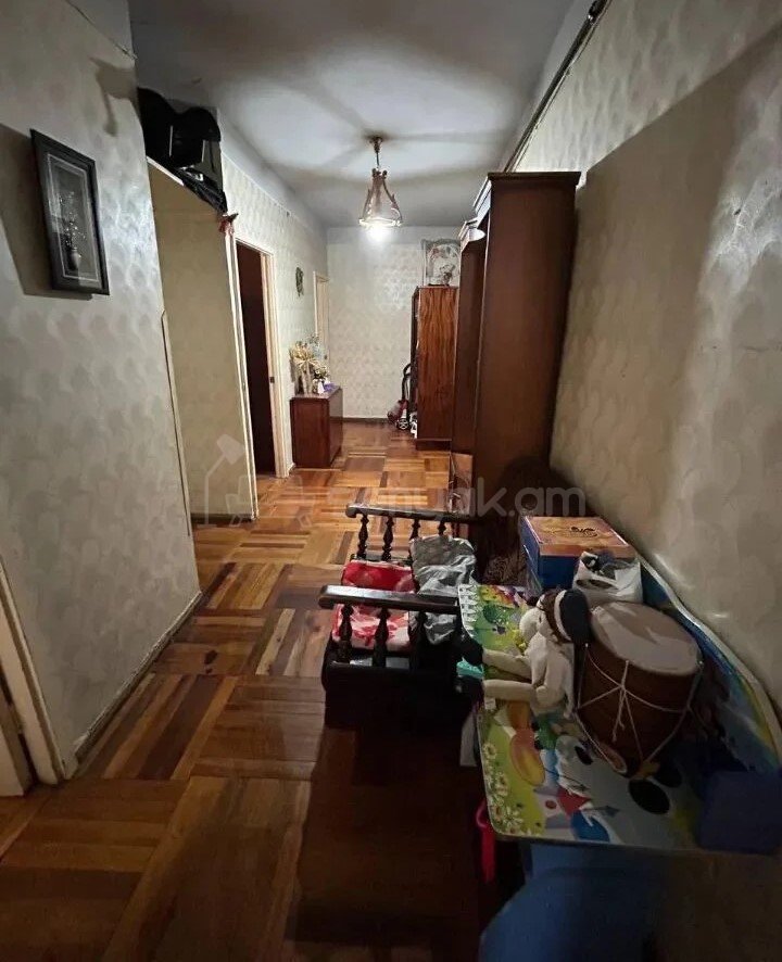 3 Սենյականոց Բնակարան, 76քմ, 5/9 հարկ, Նորմալ Վիճակում