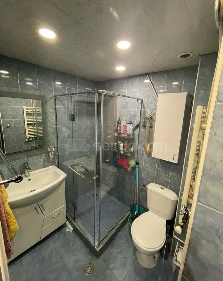 3 Սենյականոց Բնակարան Քարե Շենքում, 54քմ, 6/9 հարկ, Կապիտալ Վերանորոգված, Կահավորված