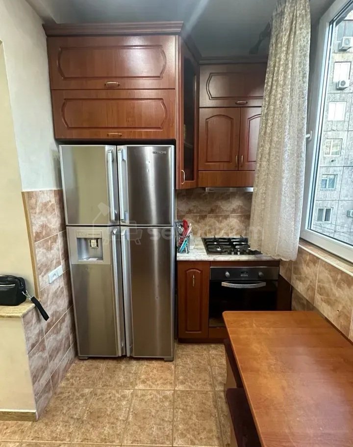 3 Սենյականոց Բնակարան Քարե Շենքում, 54քմ, 6/9 հարկ, Կապիտալ Վերանորոգված, Կահավորված