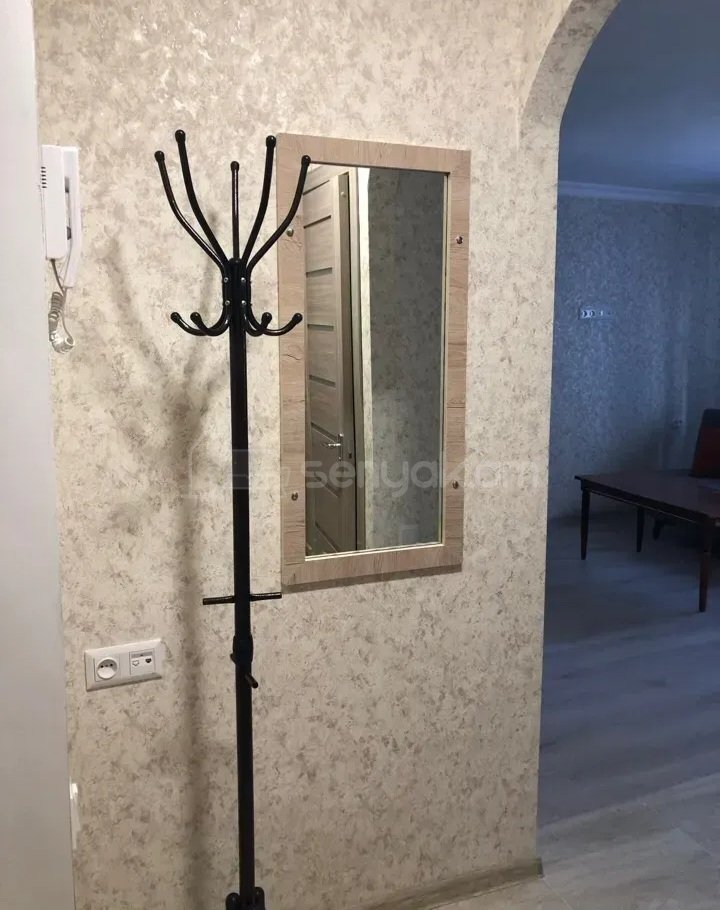 1 Սենյականոց Բնակարան Քարե Շենքում, 35քմ, 3/5 հարկ, Կապիտալ Վերանորոգված, Կահավորված