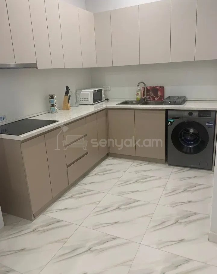 3 Սենյականոց Բնակարան, 90քմ, 2/9 հարկ, Կոսմետիկ Վերանորոգված, Կահավորված