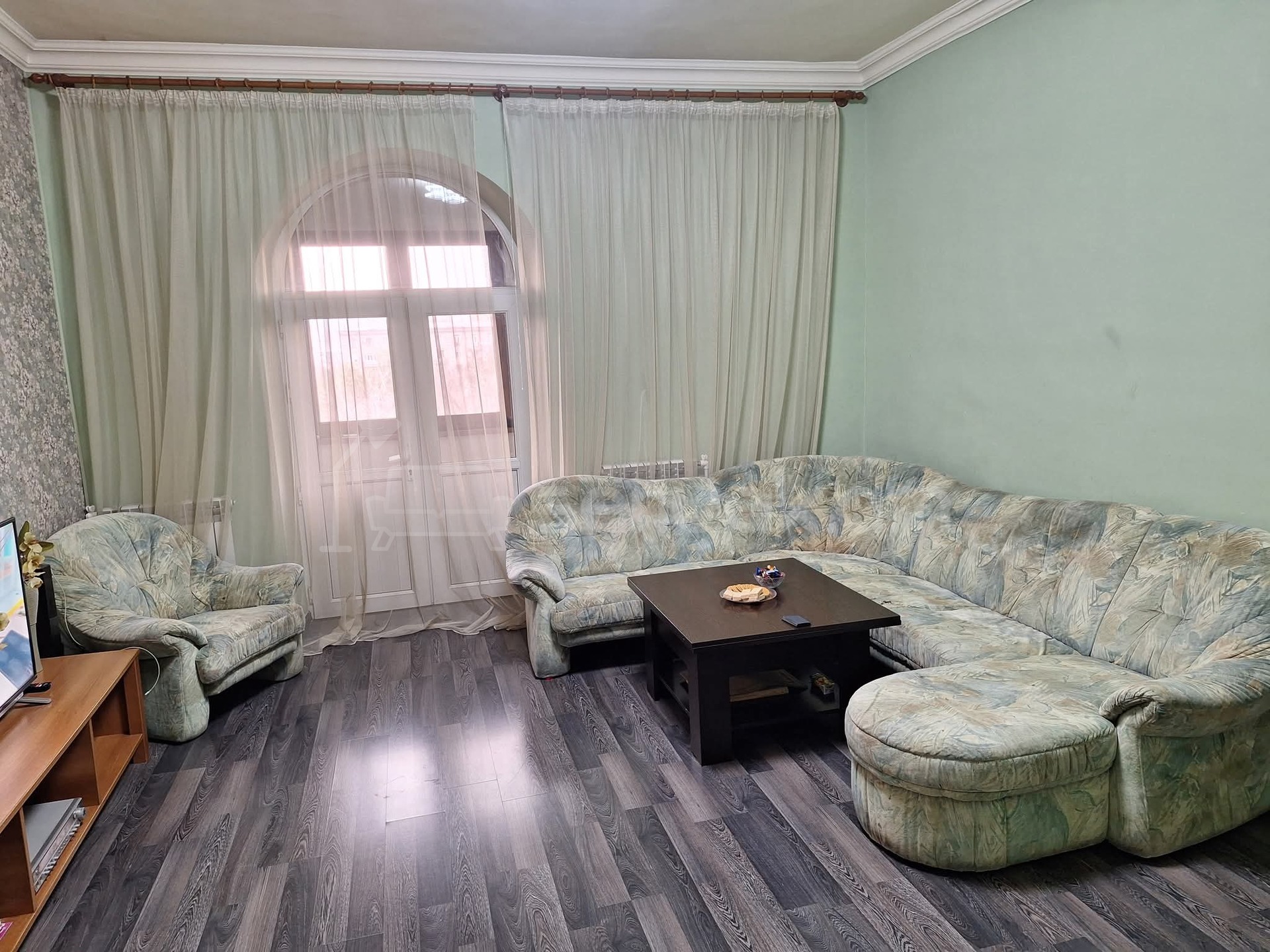 3 Սենյականոց Բնակարան Քարե Շենքում, 77քմ, 4/4 հարկ, Կապիտալ Վերանորոգված