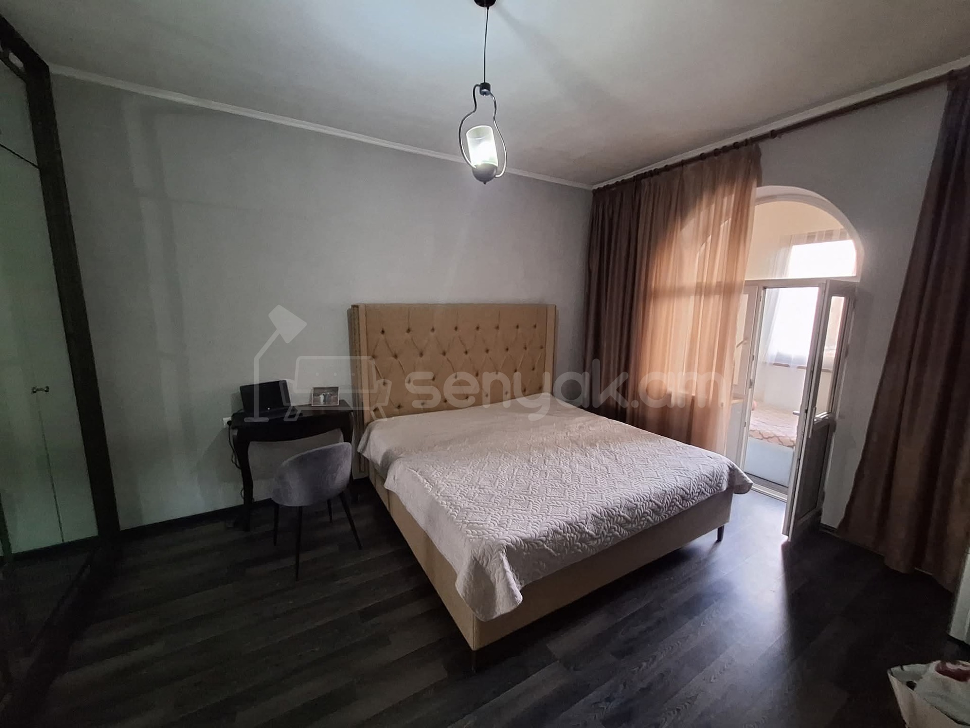 3 Սենյականոց Բնակարան Քարե Շենքում, 77քմ, 4/4 հարկ, Կապիտալ Վերանորոգված