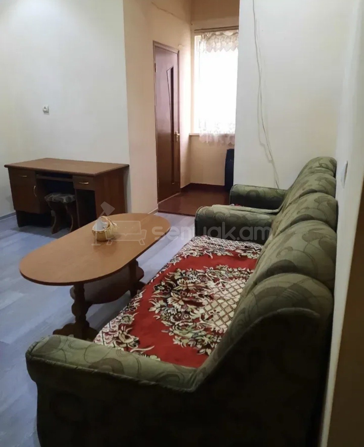 3 Սենյականոց Բնակարան Քարե Շենքում, 55քմ, 2/3 հարկ, Նորմալ Վիճակում, Կահավորված