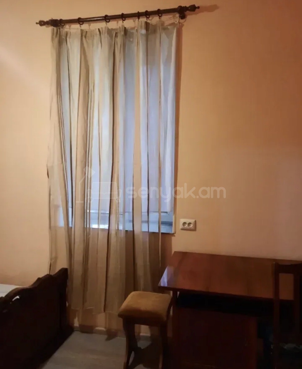 3 Սենյականոց Բնակարան Քարե Շենքում, 55քմ, 2/3 հարկ, Նորմալ Վիճակում, Կահավորված