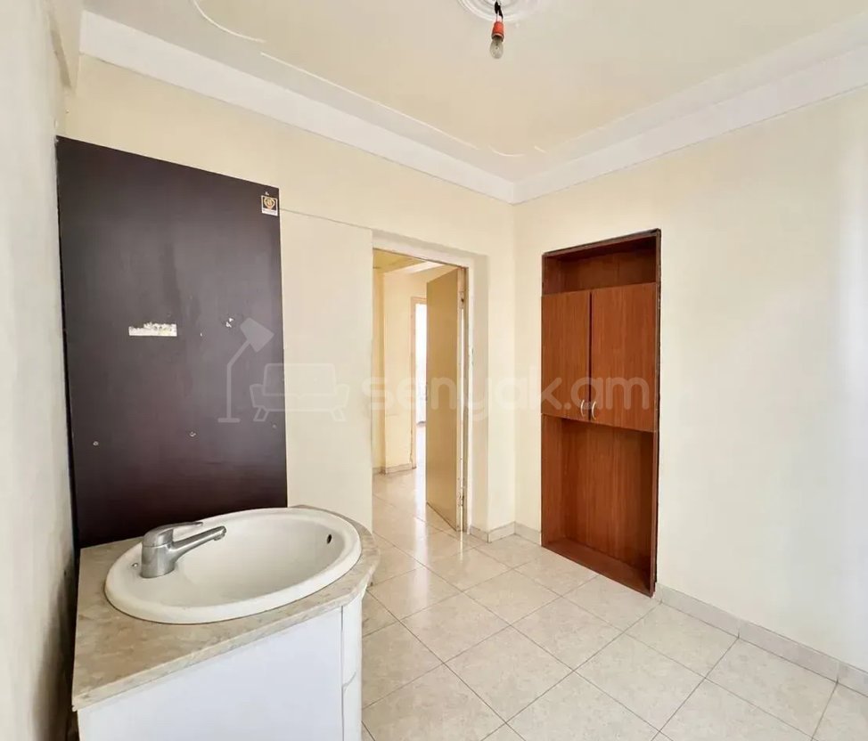 4 Սենյականոց Բնակարան, 92քմ, 7/9 հարկ, Կոսմետիկ Վերանորոգված