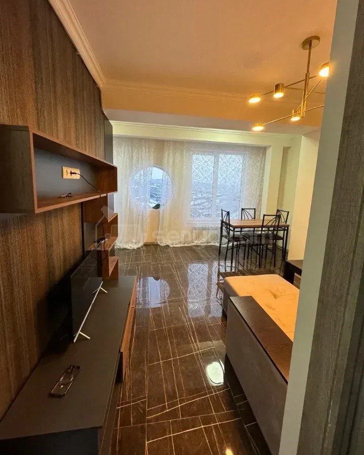 2 Սենյականոց Բնակարան Քարե Շենքում, 45քմ, 5/5 հարկ, Դիզայներական Վերանորոգված