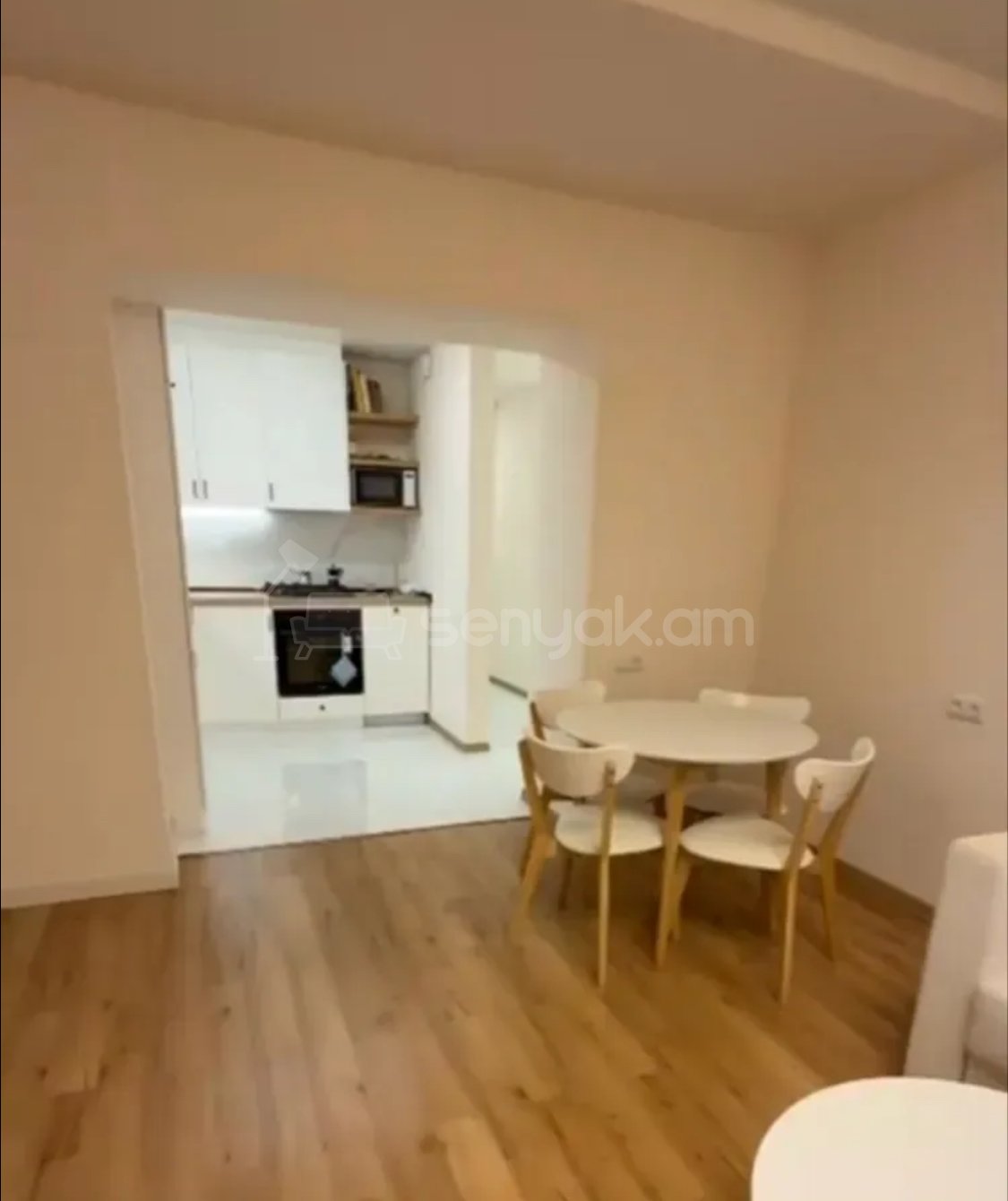 2 Սենյականոց Բնակարան Քարե Շենքում, 51քմ, 5/5 հարկ, Կապիտալ Վերանորոգված