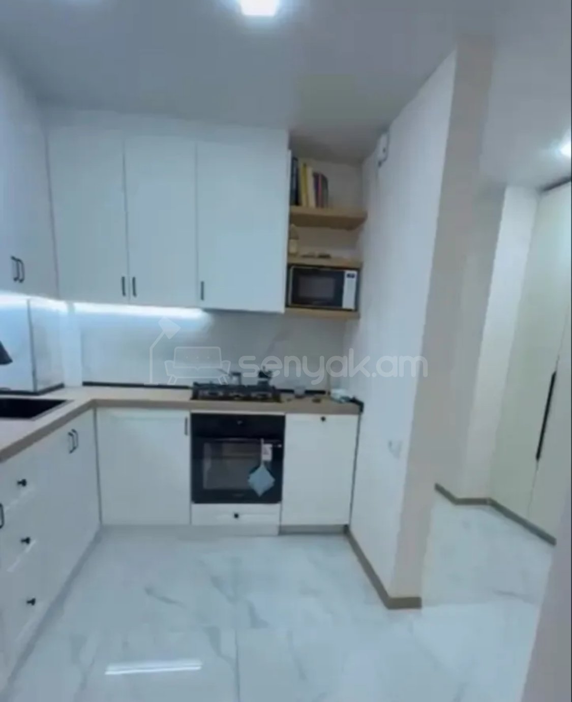 2 Սենյականոց Բնակարան Քարե Շենքում, 51քմ, 5/5 հարկ, Կապիտալ Վերանորոգված