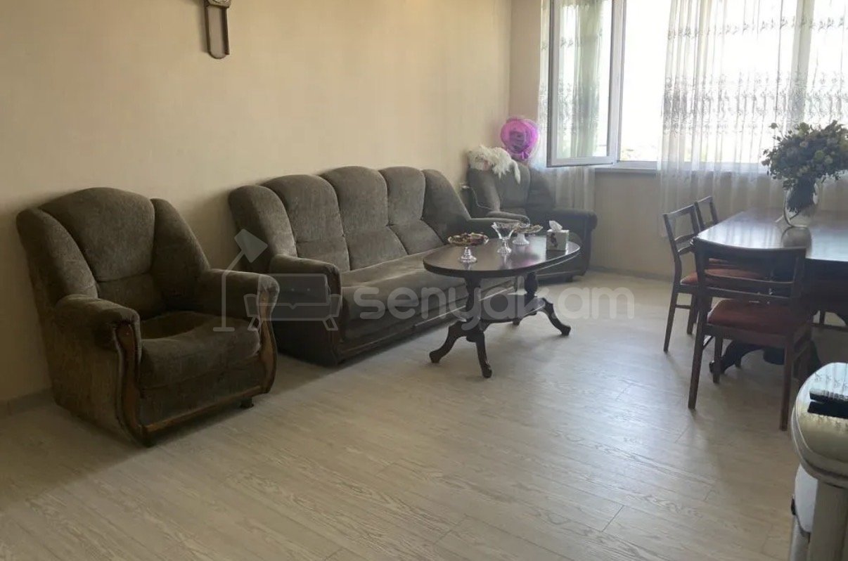 2 Սենյականոց Բնակարան Քարե Շենքում, 65քմ, 5/5 հարկ, Կապիտալ Վերանորոգված
