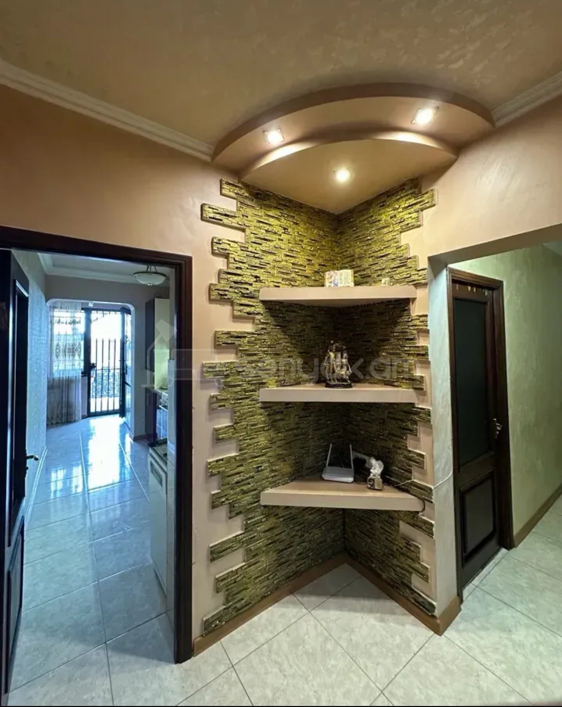 4 Սենյականոց Բնակարան, 92քմ, 1/9 հարկ, Կապիտալ Վերանորոգված